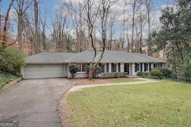 4601 Club Circle Ne - Photo 1