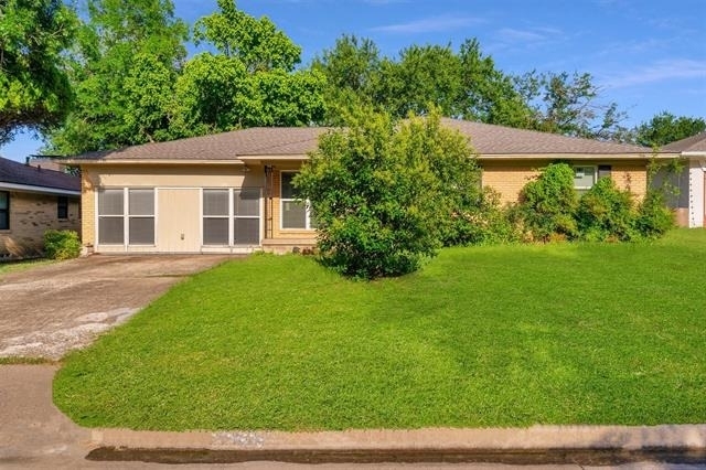 406 N Bonham Drive - Photo 1