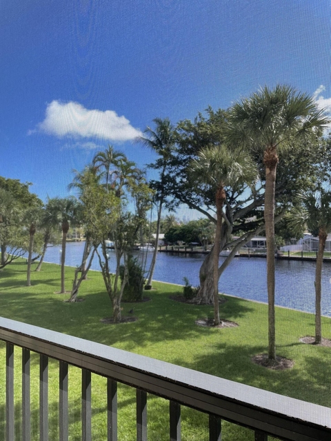 14 Royal Palm Way - Photo 1