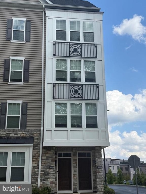 201 Charles Ellis Drive - Photo 1