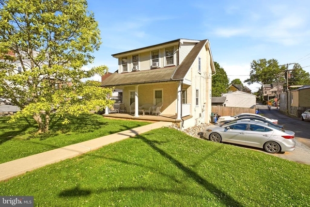 316 W Market Street - Photo 1