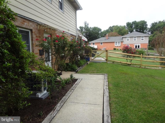 17540 Queen Elizabeth Drive - Photo 1