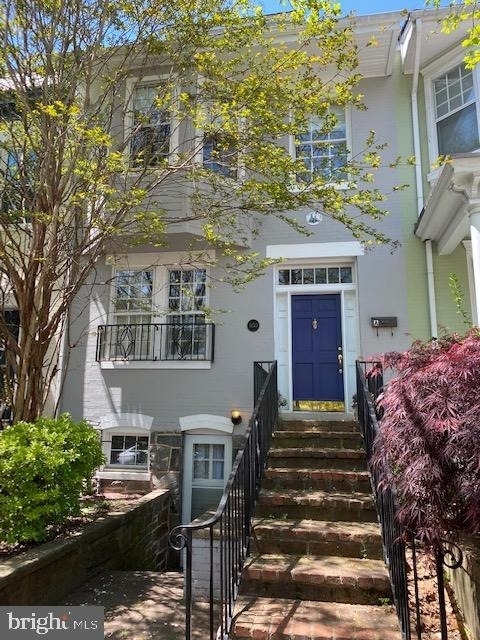 1650 33rd Street Nw - Photo 1
