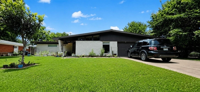 1139 Mainland Drive - Photo 1