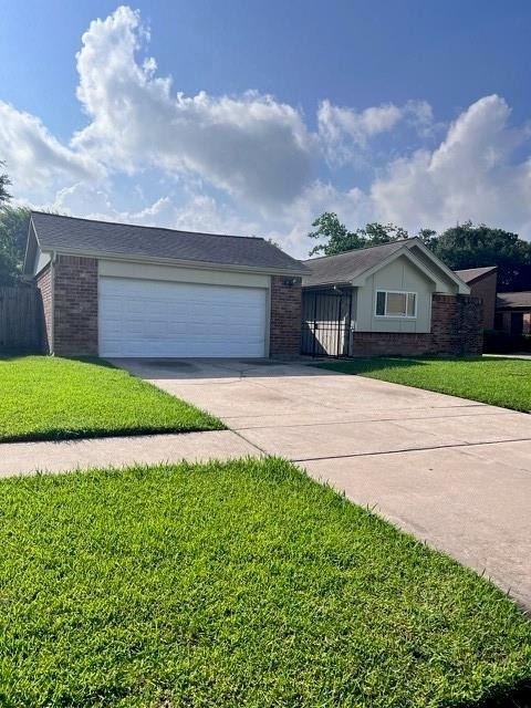 15523 Pensgate Street - Photo 1