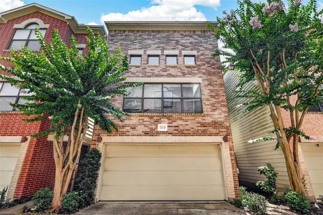 733 W 22nd Street - Photo 1