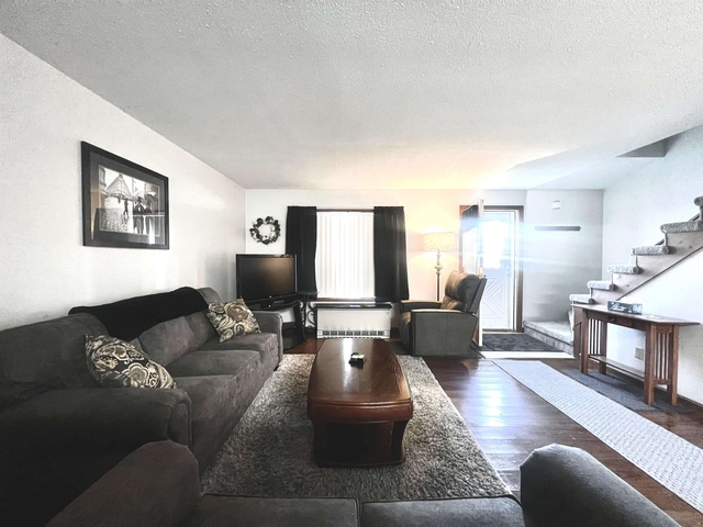 155 Dorr - Photo 1