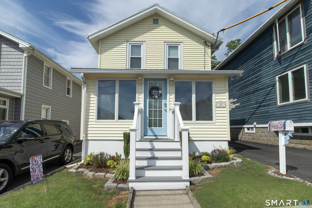 37 Lawrence Avenue - Photo 1