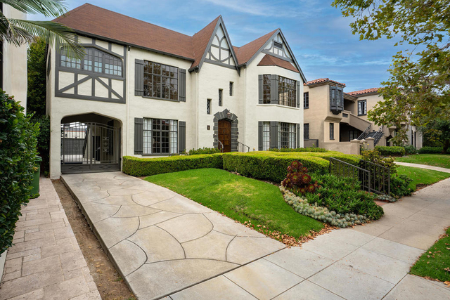 407 N Orange Drive - Photo 1
