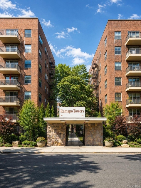 30 S Cole Avenue - Photo 1