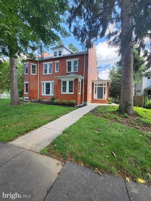 316 Upper College Terrace - Photo 1