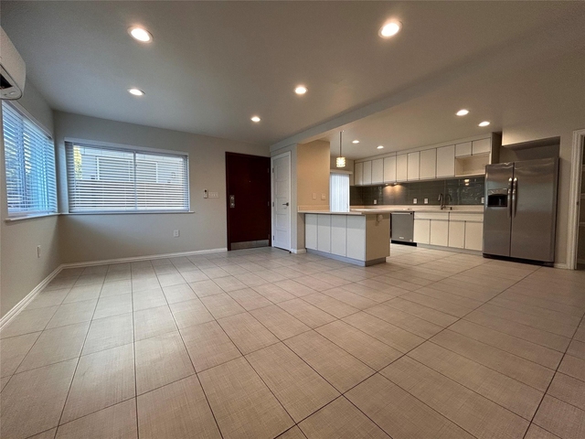 8922 Trone Cir - Photo 1