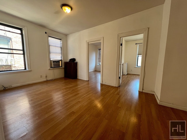 35-25 Crescent Street - Photo 1