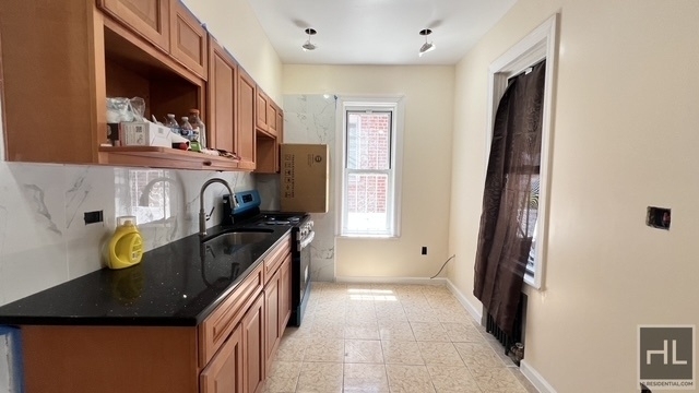 586 East 54 Street - Photo 1