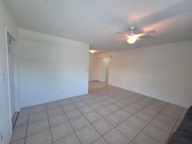 701 Se 15th Street - Photo 1
