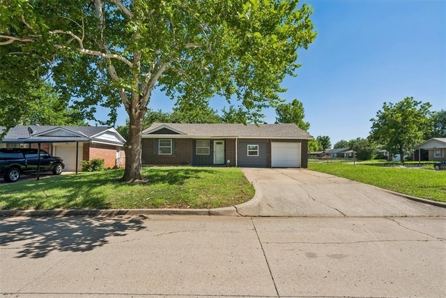 4008 Se 46th Street - Photo 1