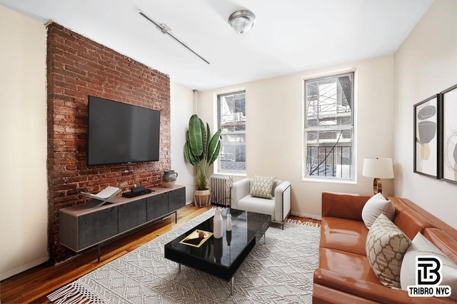305 E 105th Street - Photo 1