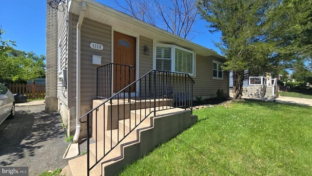 1113 Grandin Avenue - Photo 1