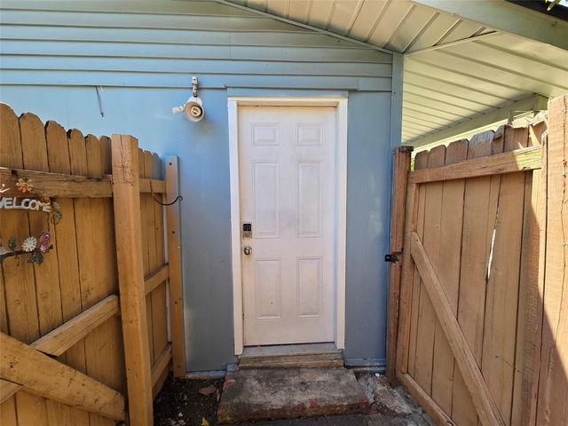 10605 Newmont Rd - Photo 1