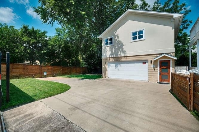 901 W Mary St - Photo 1