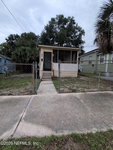 349 Phelps Street - Photo 1