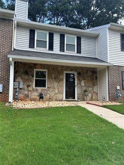 1453 Springleaf Circle Se - Photo 1