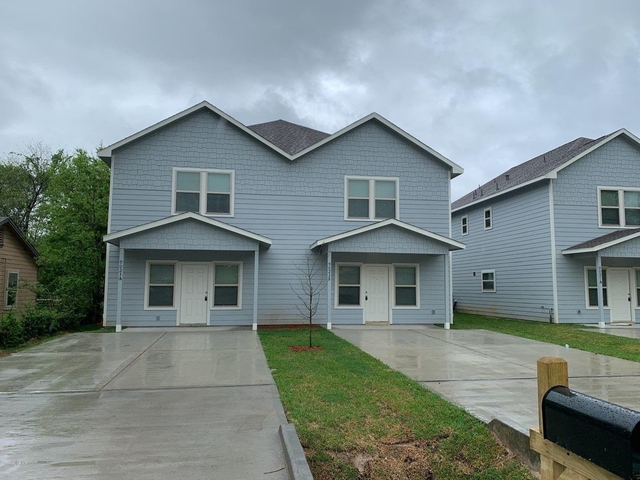 8102 Caddo - Photo 1