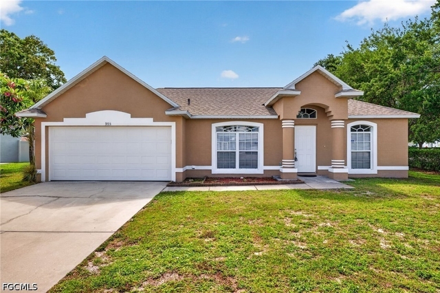 903 Se 5th Avenue - Photo 1