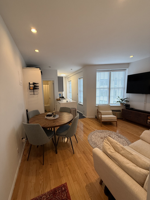 Waverly Pl & Christopher - Photo 1