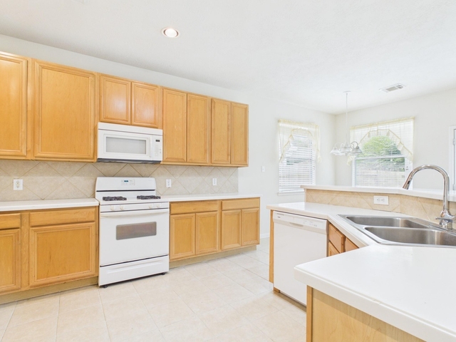 4702 Rolling View Court - Photo 1
