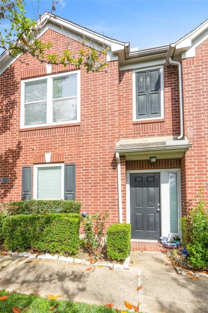 2236 Ann Street - Photo 1