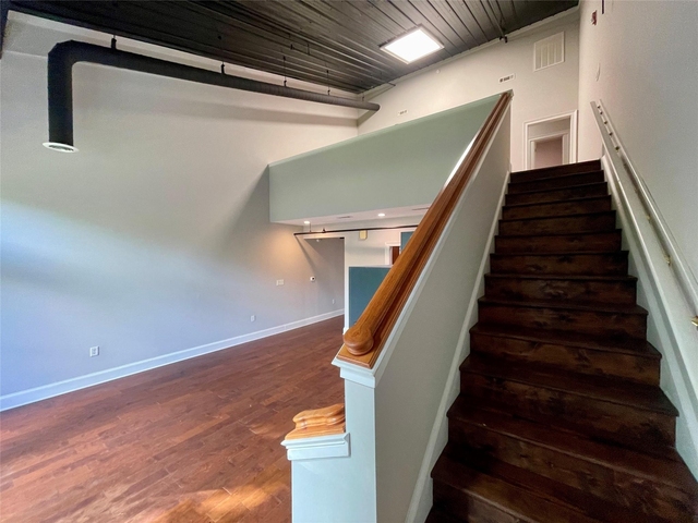 250 W Washington Street - Photo 1