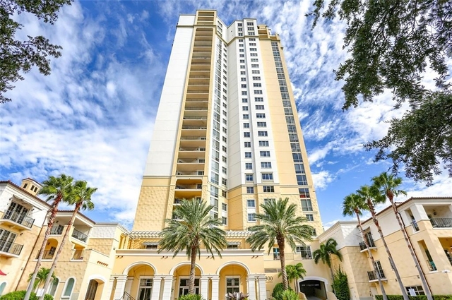 300 Beach Drive Ne - Photo 1