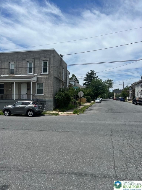 431 Maple Street - Photo 1