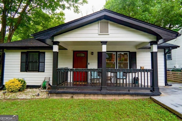 685 Cedar Avenue Nw - Photo 1