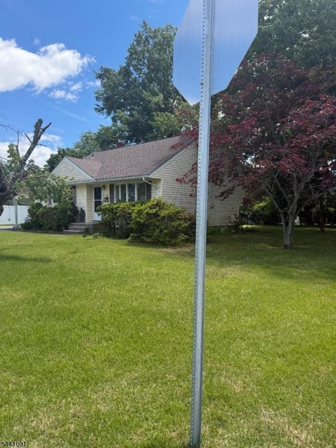 19 Anthony Blvd - Photo 1