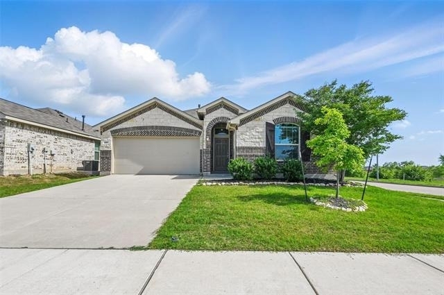 837 Amberwood Court - Photo 1