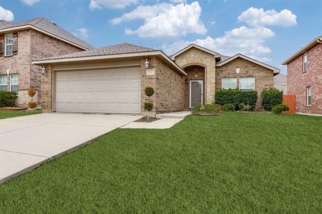 2417 Grand Rapids Drive - Photo 1