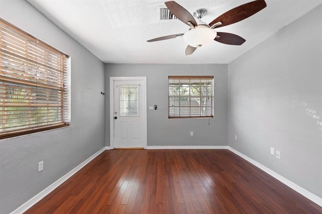821 Sw 4th Street - Photo 1