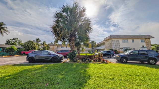 2301 Se 4th Street - Photo 1