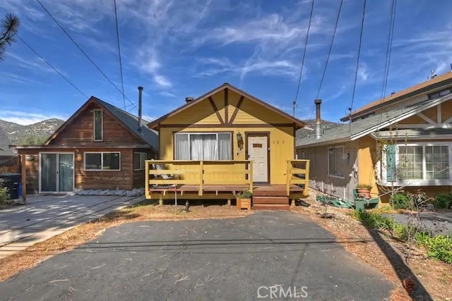325 W Fairway Boulevard - Photo 1