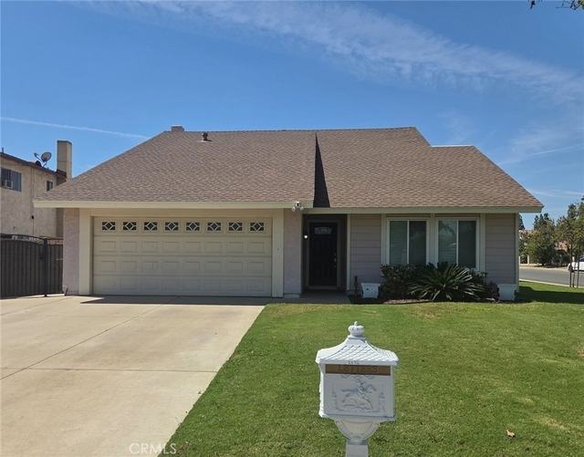 2632 S Augusta Avenue - Photo 1