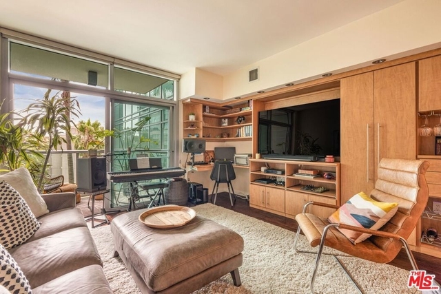13700 Marina Pointe Drive - Photo 1