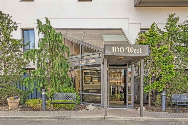 100 W Broadway - Photo 1