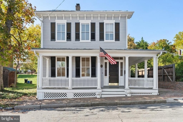 209 N Washington Street - Photo 1