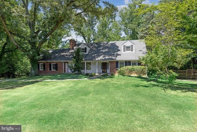 7001 Longwood Drive - Photo 1