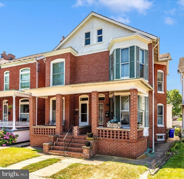 232 Dill Avenue - Photo 1