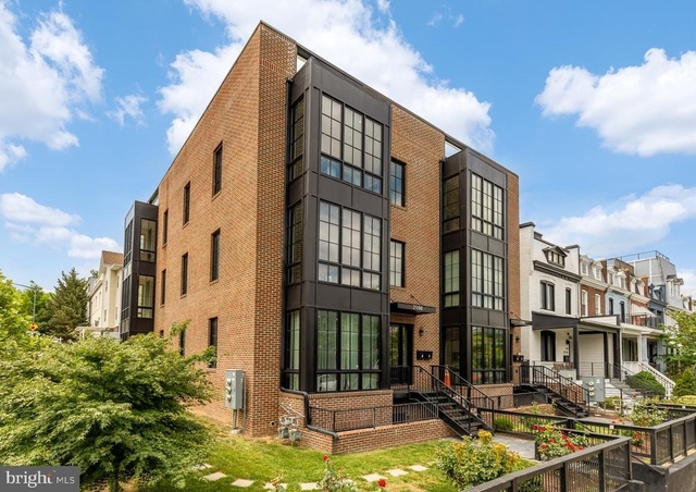 2100 4th Street Ne - Photo 1