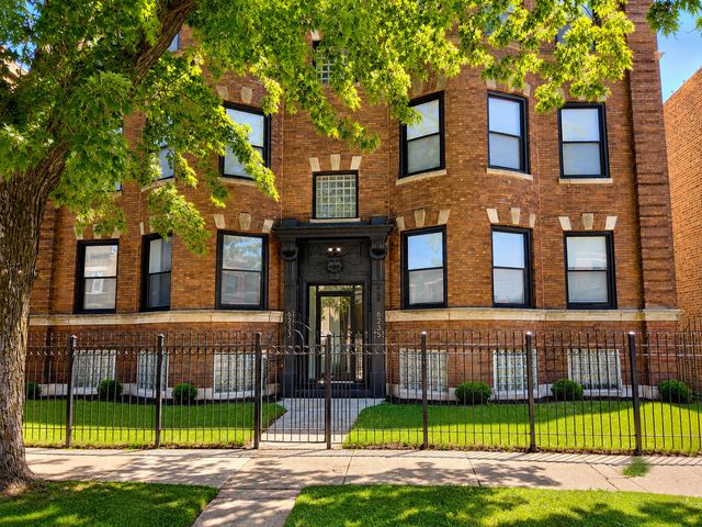 6233 S Langley Avenue - Photo 1