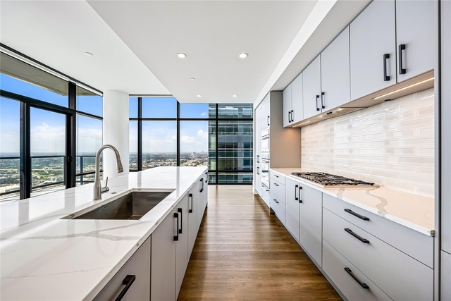 808 Crawford Street - Photo 1